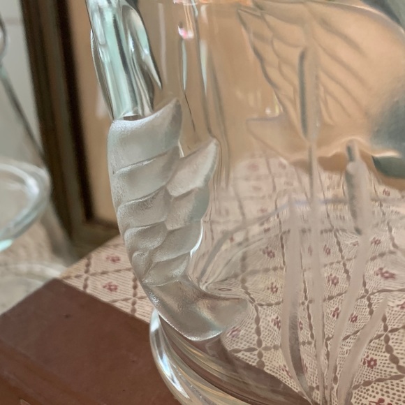 Elegant Swan Glass planter - Picture 4 of 4